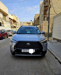 للبيع كورولا كروس بانزين فقط امريكي  موديل ٢٣ فول مواصفات فئة XLE بريم...