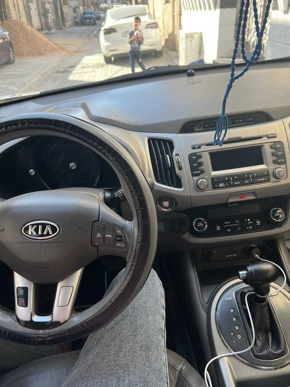 السلام عليكم  كيا سبورتج 2013 فول مواصفات وارد خليجي مكفوله من صبغ بيها بارد باب الصدر و قطعه صغيره بالجنطه مكفوله كير ومكينه وتبريد 
السعر 147 وبيها مجال حك جيه للاستفسار 
***********
