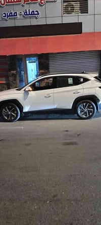 سيارة توكسان للبيع موديل 2024 الا بارد ولاصبغ ماشيه 19 ألف حقيقي اريده...