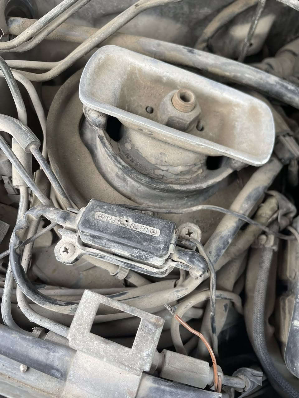 سلام عليكم مارسيدس دب موديل91بغداد بسمي للبيع أو مراوس اب 7راكب محرك بلادي جام كهرباء آريل كهرباء دواخل جلد السياره جاهزه معمره تعمير حلو مكان السياره  السعر 58ورقه بغداد العبيدي  ***********
