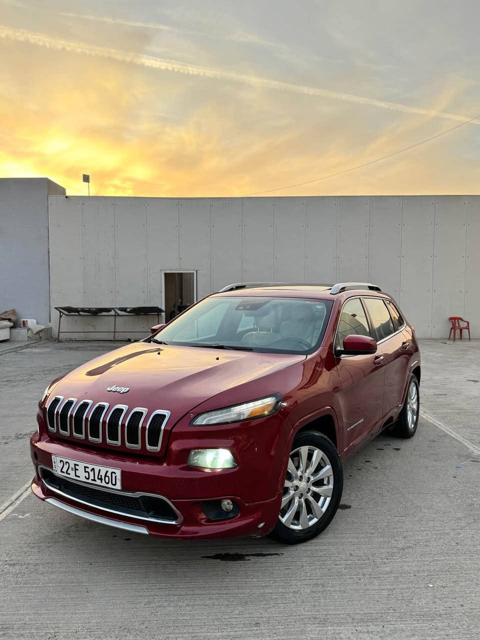 السلام عليكم 

جيب شيروكي بزون 
موديل ٢٠١٧
كحرك ٢٤٠٠ 

مواصفاتها اوڤر لاند 

بانوراما 
داخل جلد اوف وايت 
شاشه جبيرة وكامرا وحساس
مري قلاب 
كشن خزن وتدفئه وتبريد 
دبل اكسل 
صندوك شفط 
بصمة وتشغيل عن بعد 
لايت زنون بلادي 

السيارة بيها جاملغ وربع بنيد بدون دواخل ارباك طاك وراجع سستم 

مكان السيارة اربيل 

السعر 135  وبيها مجال 

***********
*********** أربيل, العراق
