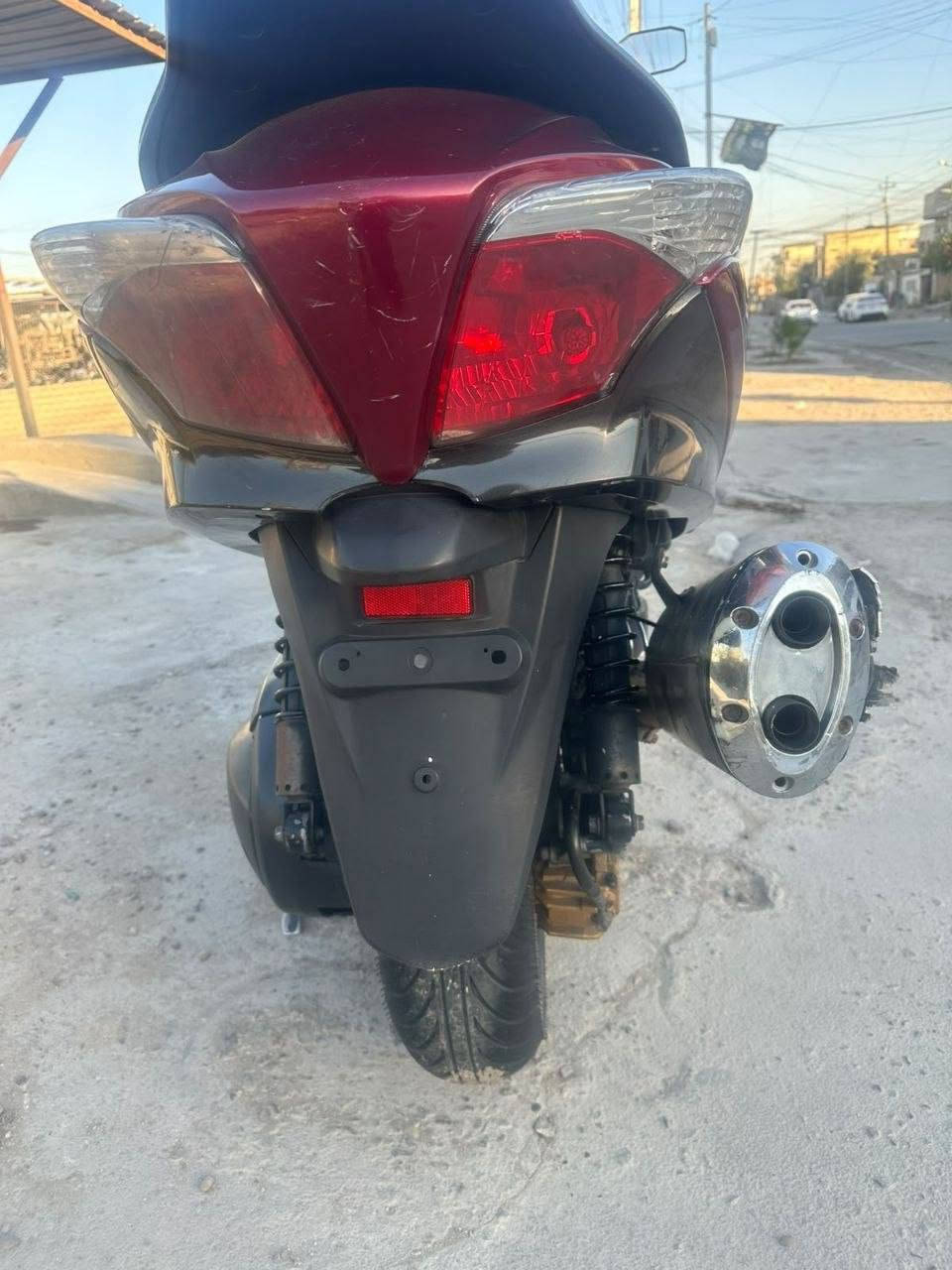 السلام عليكم سلفر GT فول الدراجه ABS اوفر مود كامله فقط بيها حادث بجم ما متاثره كلش بس كفر حماوه جوه النص كهربايات كلها شغاله استان حساس شلعه معدل تخم تاير جديد مكينه خرسه السعر 1650 مجال حك الجيه العلوان بغداد حي العامل رقمي ***********
