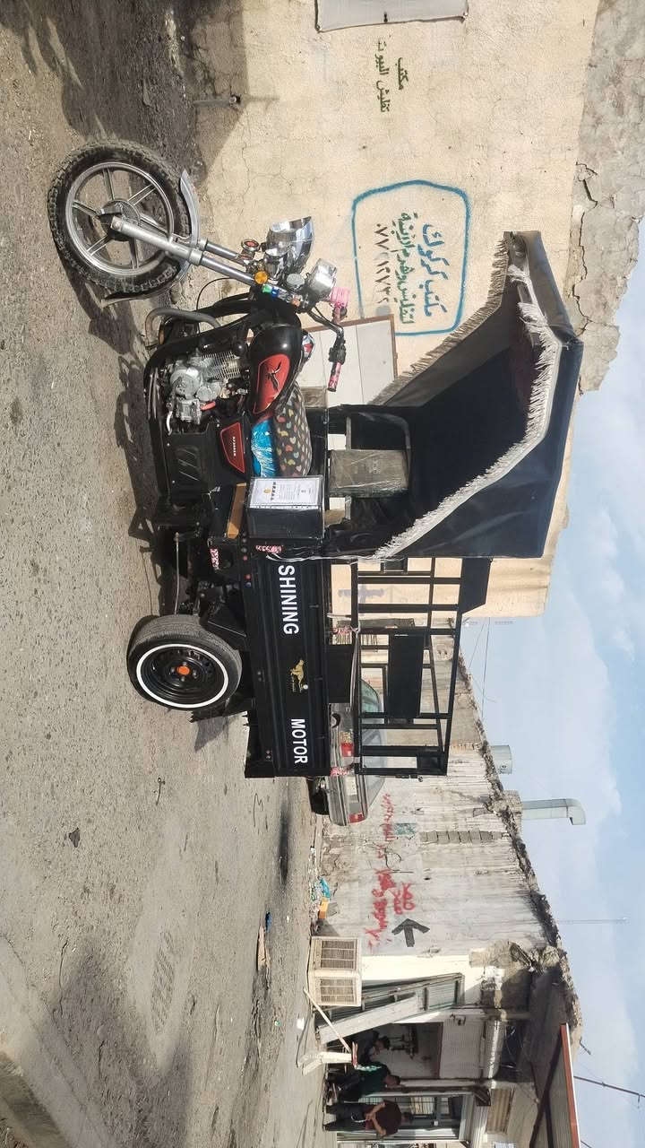 سلام عليكم فحل عالي شاخوان موديل 2021 ركبه شاصي شرط بدون جنج 
قطره صبغ مابيه كله ع بلاد كهربائيات فوول تخم تاير خط ابيض ويل صب مكفوله من كلشي السعر مليون و 425 وبيه مجال حك الجيه
***********
