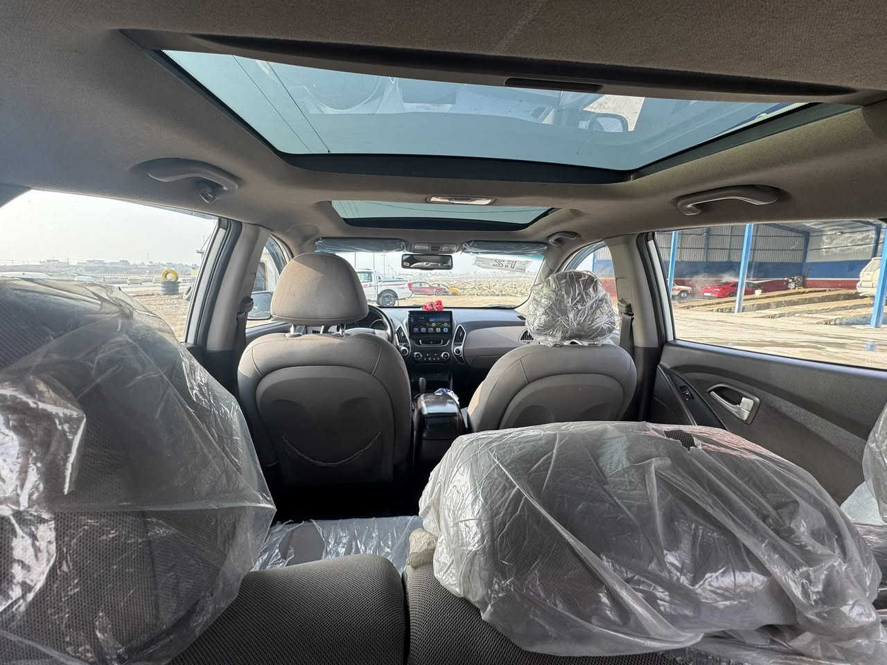 السلام عليكم توكسن2010 فول فول بنوراما ماشي 118 الف حقيقي بدون صبغ بدون تبديل السيارة جديده حيل محرك مامفتوح السعر140 وبيها مجال لليشتري مااتواكف على سعر الله يرزق الجميع*********** ***********
