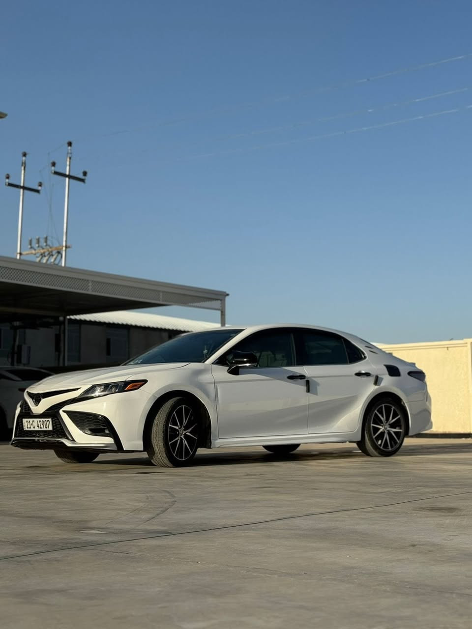 سلام عليكم
للبيع 
تيوتا كامري 
موديل 2022 se
ويل كب 
شاشه 
تحكم ستيرن 
سياره جديده احلى من الصور 
ماشيه 43
مكان السيارة دياله خانقين 
اي استفسار ***********
