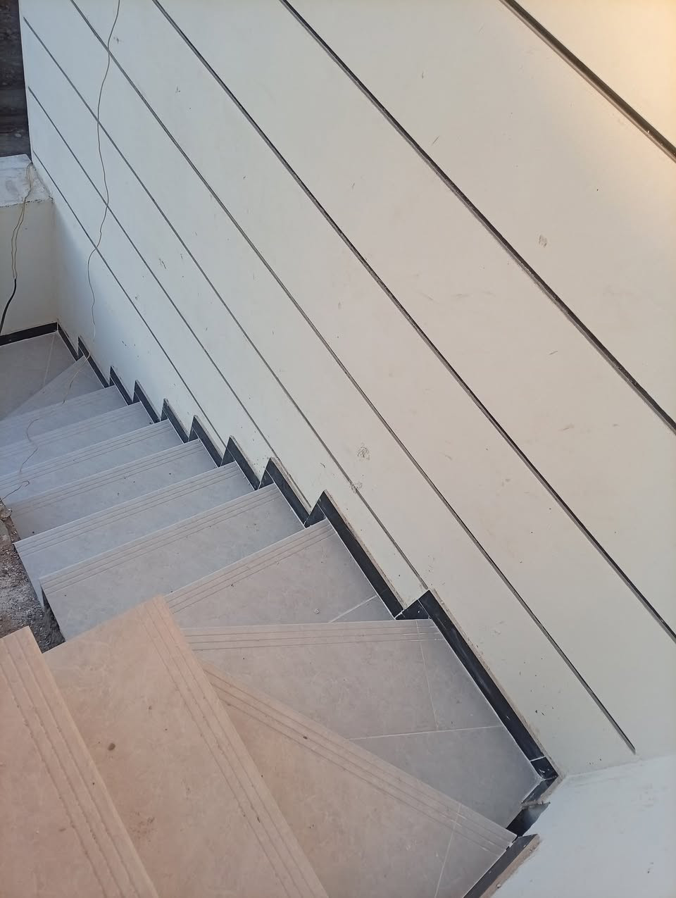 عماد المصري خلف سيراميك درجه اولى مقيم في بغداد الجديده ***********
