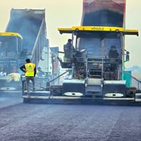 النرجس • تبليط شارع • مخازن الكزيزة