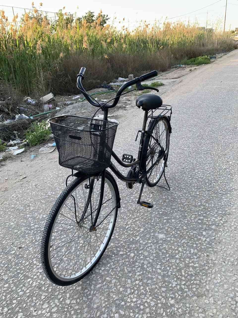 السلام عليكم 
بايسكل حجم 26 نضيف اي نقص ما بي سعره 75 وبي مجال قليل ***********
