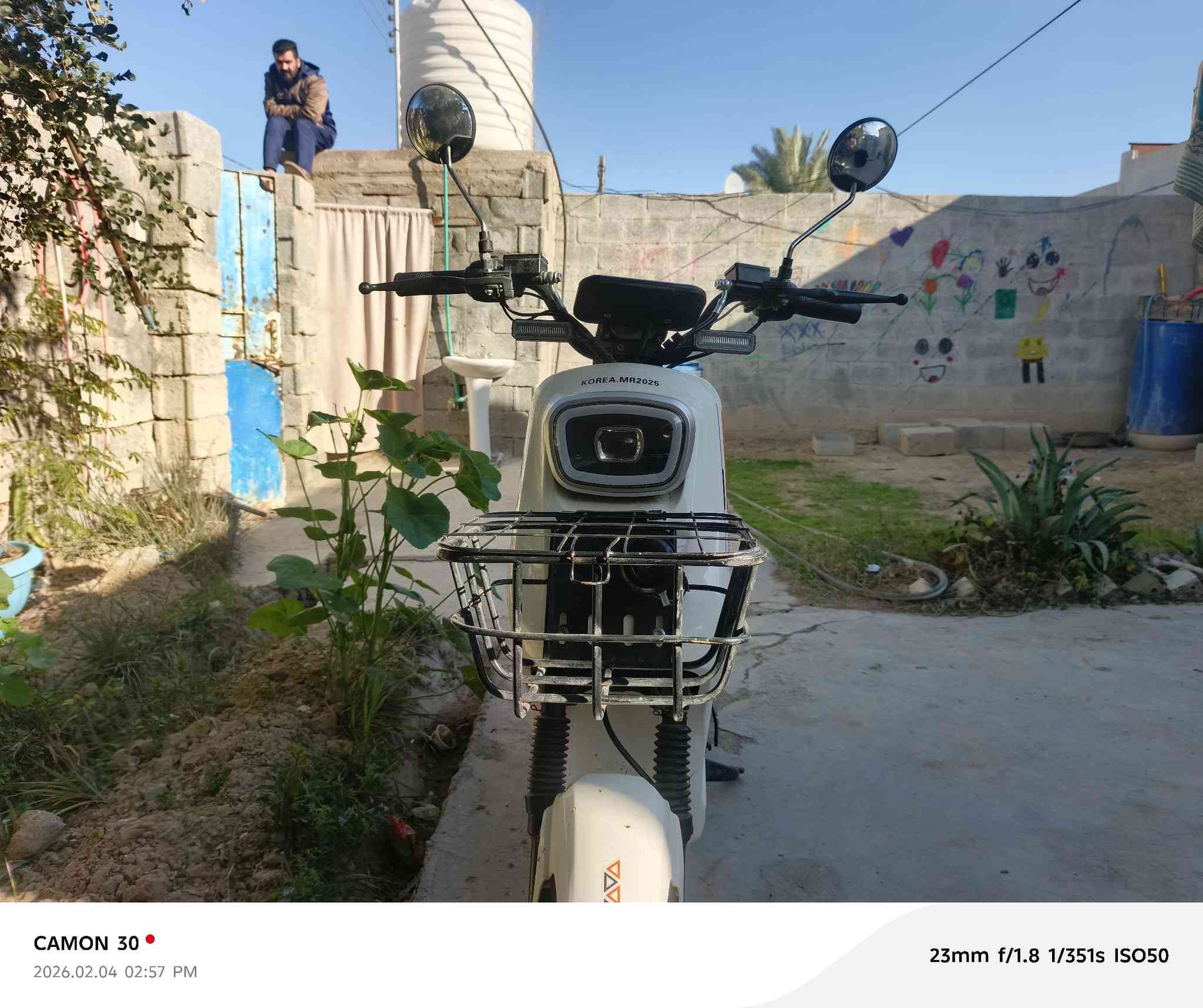 سلام عليكم دراجه شحن R9 فول مواصفات موديل 25 كامله لون ابيض مميز السعر 300الف بكاني ديالى كنعان متواجد رقم ‏‪***********‬‏ و خاص الشراي يجي
