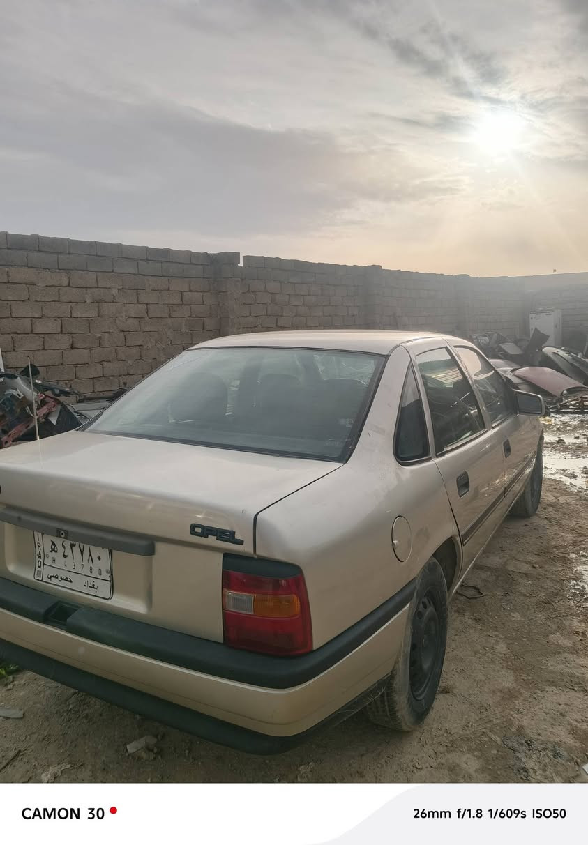 للبيع اوبل فكترا كير عادي رقم بغداد مشروع وطني كابون بنزين بيها يعني يتحول بل موصل ما عندك اي شيء بل بغداد موديل 1991 *********** و حجم 18 صبغ عام
