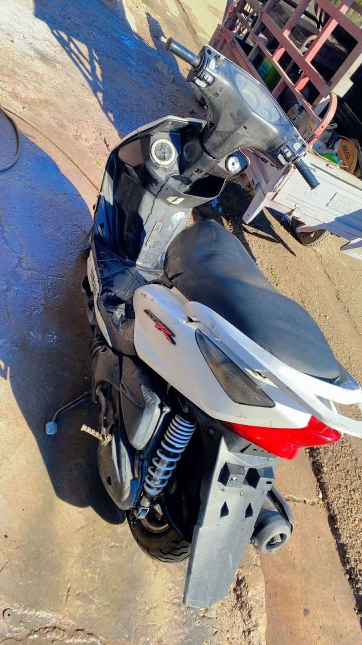 سلام عليكم دراجه للبيع ثعلب الدراجه نقصه باتري دراجه حلوه ونضيفه مختمه السعر ٣٥٠ المكان الحريه الاتصال ***********
