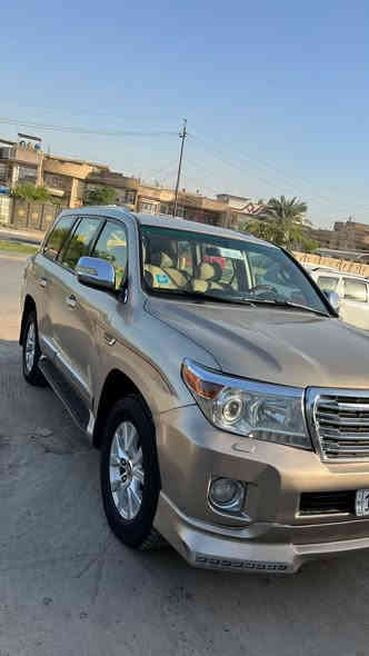 للبيع لاندكروز 
موديل  2008 
مكينه  6  سلندر  4000
رقم بغداد الدولي ب اسمي السنوية 
لون ذهبي 
كفالة عامه من الضربة 
بيها كلير بالبنيد فقط 
ماشية 188000 KM
السعر 238 $ بيها مجال قليل
العنوان بغداد البلديات
للاتصال ***********
