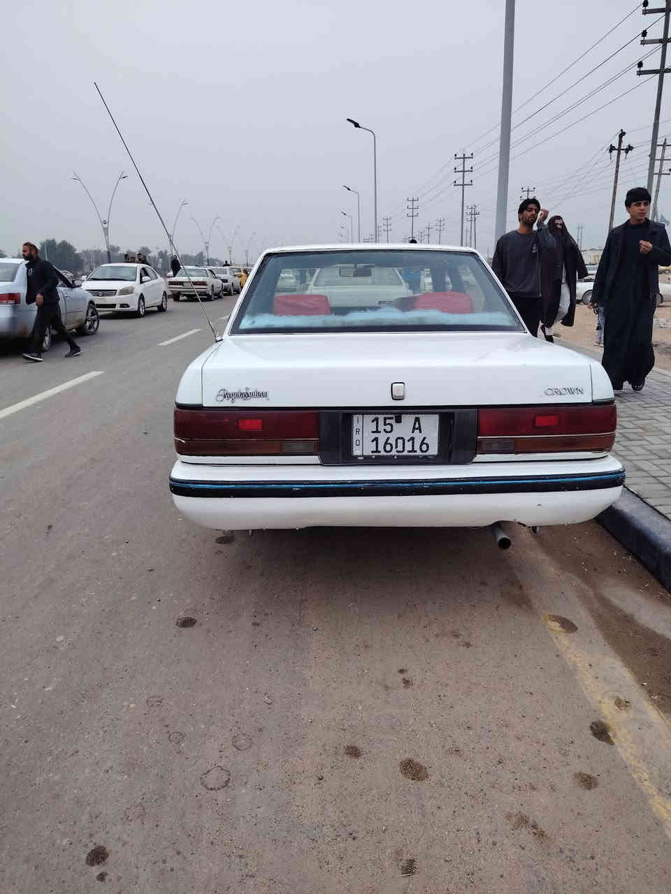 سلام عليكم سيدان للبيع مديل ١٩٨٨ سعرها ٥٧ وبيها مجال قليل السياره رقم انبار مشروع وطني شرط المداور السياره مكفوله من الكص والنقل والضربه القويه السياره حلوه وجاهزه عوزها ترتيب قليل ***********
