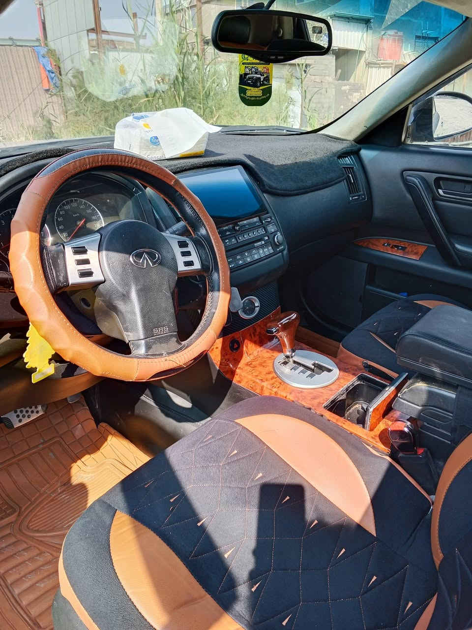 السلام عليكم سيارة انفنتي موديل 2006 فول مواصفات محرك وكير وحدادية وتبريد كلها تمام مصبوغه حزام بسبب الجراد رقم اربيل الجديد باسمي تحويل ثاني يوم او وكاله السيارة ما بيها اي نقص مكانها البصرة هاتف *********** سعرها 80$ وبيها مجال
