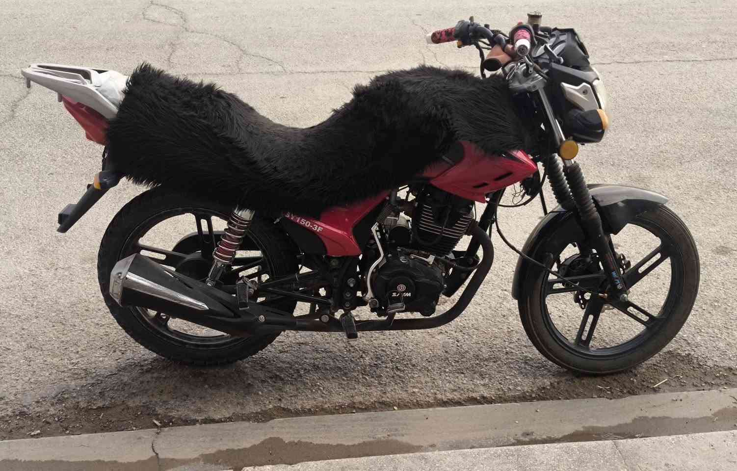 السلام عليكم
دراجه سايم ليڤان للبيع 
دراجه نضيفه ومابيها نقص★ العنوان الانبار  قضاء عنه ★السعر 650 الف
للأستفسار اكثر اتصل على هذا الرقم 
***********
