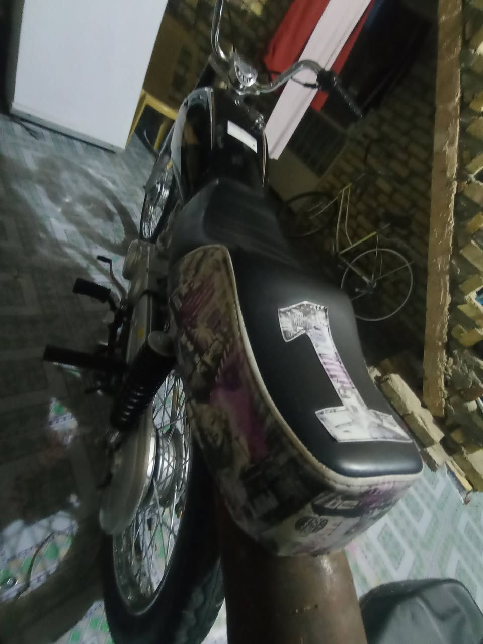 السلام عليكم غراض شوفت عينكم نضيفات وعلي دبلات دايون الصليات وصالنصه نجمه بلاد وكشن دبل قاعدهط سعر مناسب بل خاص  ***********ج
