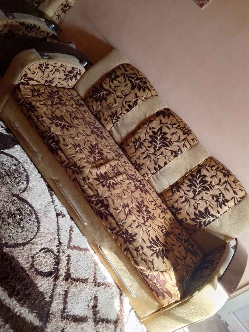 سلام عليكم قنفات للبيع خمس قنفات عشر مقاعد العنوان كركوك السعر 75 وبي مجال الطيبين
الاستفسار يطب خاص او الرقم *********** وتساب موجود
