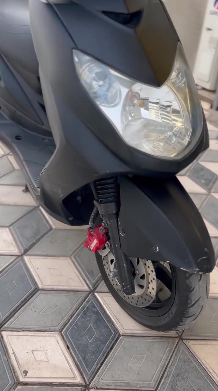 للبيع المكان النجف الأشرف دراجه سكنز فحل مرتبه رمبه الدراجه نضيفه جدا للاستفسار الاتصال على الرقم ***********

