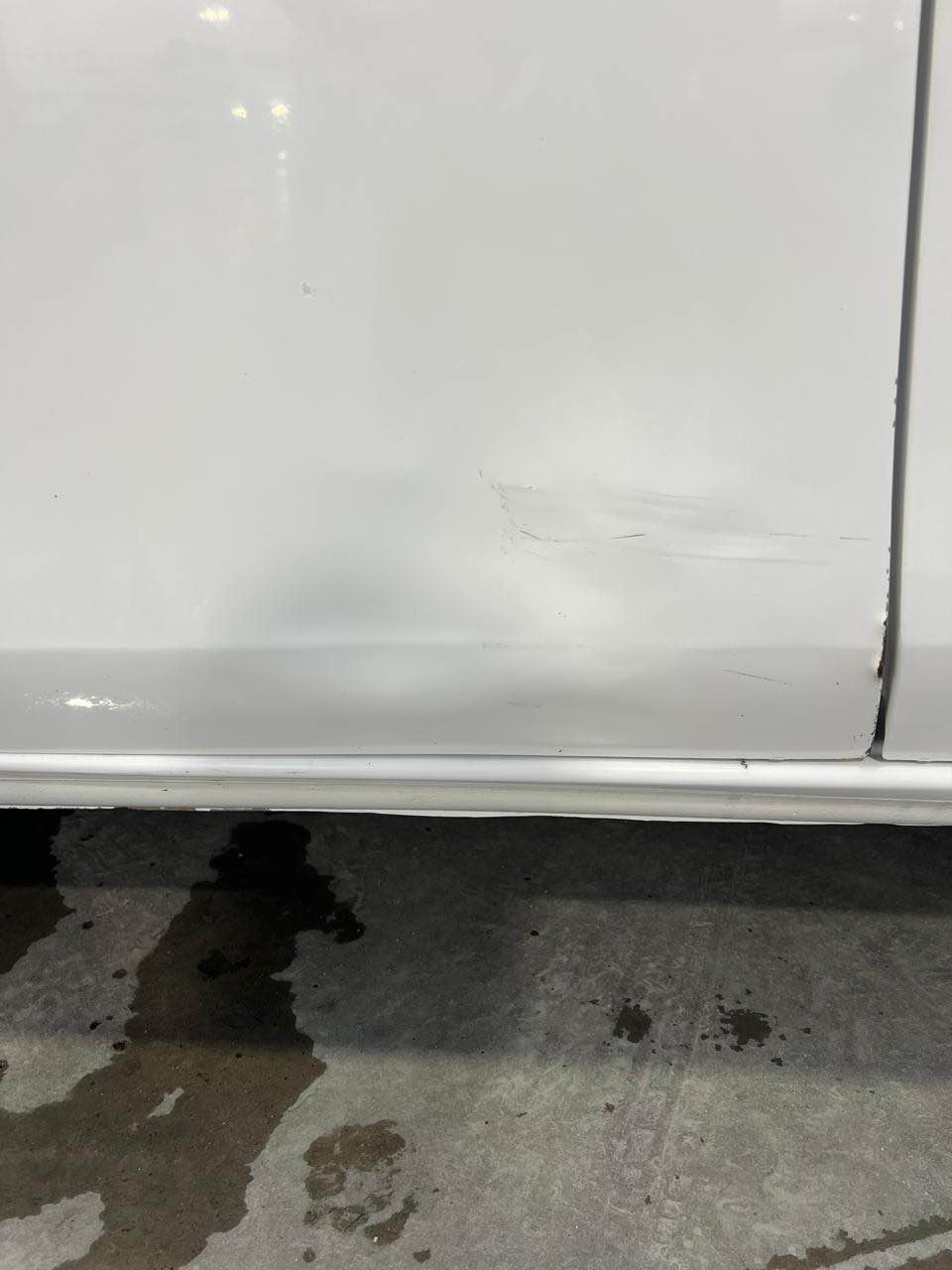 السلام عليكم
نيسان سني 2019 سيارة نظيفه بيها دحكات بسيطه بيها بارد بالجاملق وشخوط بالباب اللي عكس السائق الباب الخلفي ما مشتغله تكسي ( مامتعوبه) ماشيه 127000 سيارة نظيفه دواخلها حلوه مرتبه رقم بصرة رايدها 97وبيها مجال للشراي
رقم الهاتف
*********** البصرة, العراق
