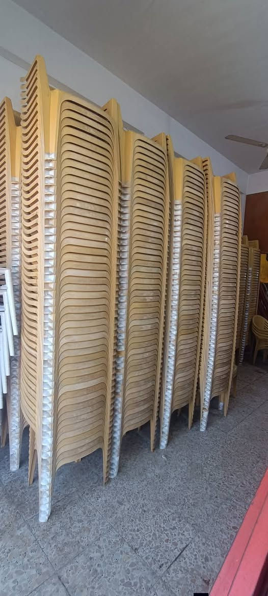 يوجد كراسي. عدد 300
اردني الناصر  مستعمل للبيع سعر الواحد 5000  
واذا شلع بي مجال 
العنوان شارع جيش الشعبي  مكتب السامر


**إذا كنت صاحب هذا الإعلان وتريد حذفه لأي سبب، رجاءا أرسل رسالة إلى الدعم الفني**