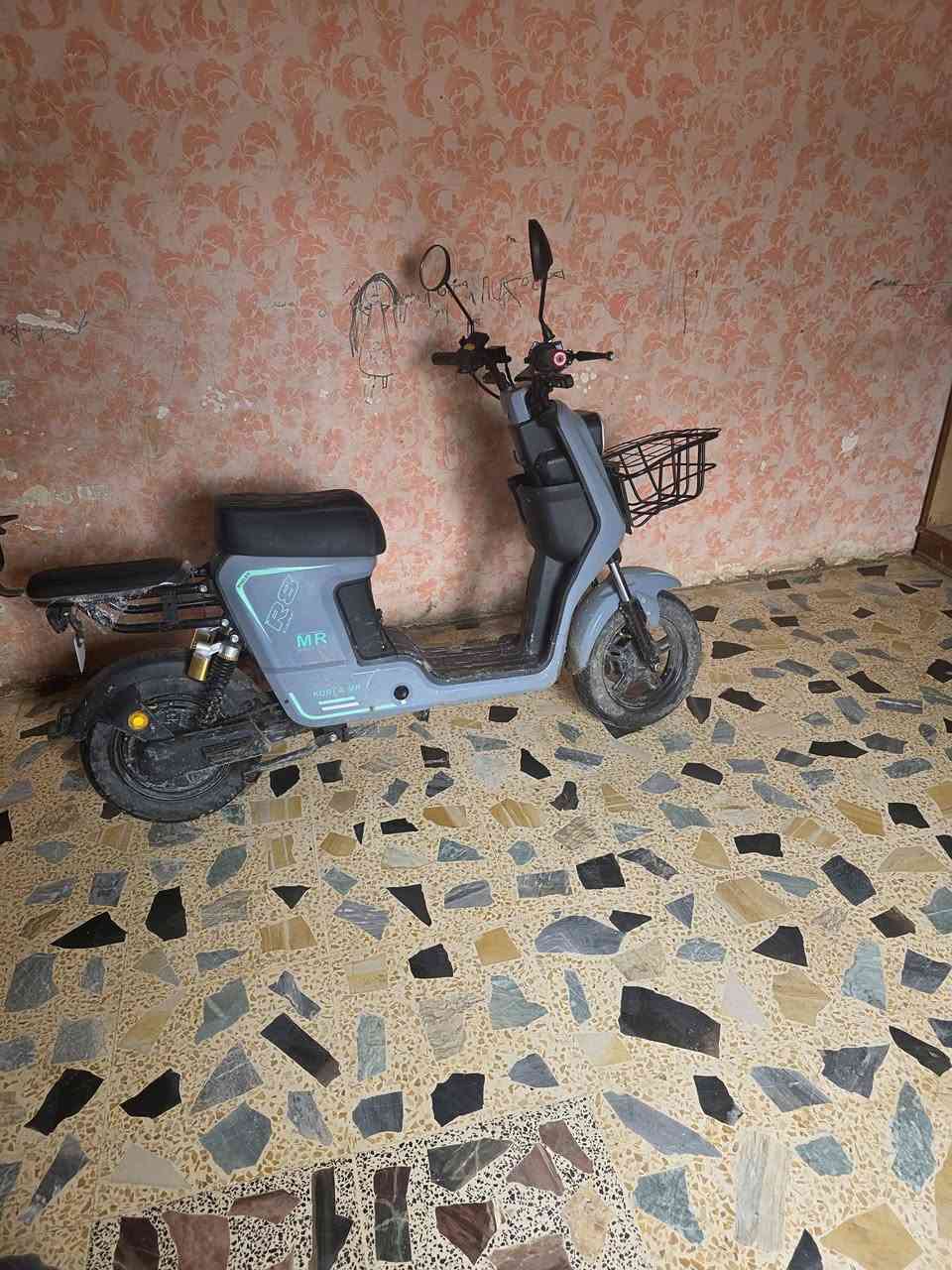 للبيع 2025 مستعمله شي قليل بطاريات جدد 
***********
