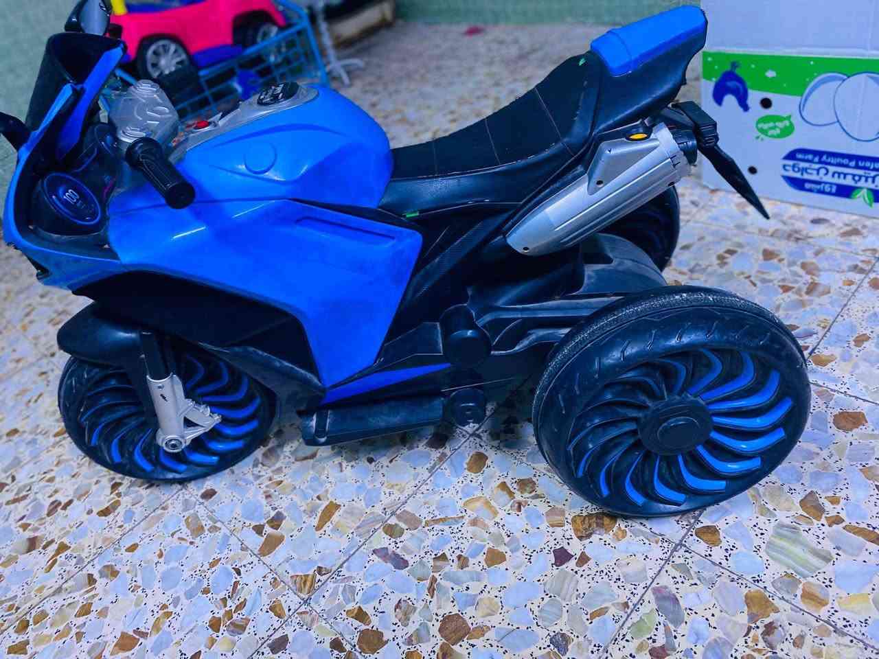 سلام عليكم عندي غرفه تركيه تسع قطع البيع السعر 500وبيها مجال وعندي هاي الموبرده 350وبيها مجال وهاي دراجه 75وبيها مجال العنوان بغداد الحسينيه مال رجديه شارع ابو سمير يم فران البشير ***********
