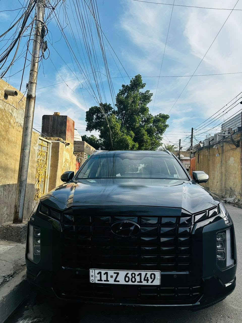 بلسايد موديل 2023 وارد امريكي فول ( تلكراف )
مواصفات سيارة  
1- بانوراما قطعتين
2-كشنات تدفئه تبريد امامي خلفي
 3-كشنات جلد اسود ملكي 
 4- 7 راكب vip منفصل  
5-كشنات خزن كهربائي 
6- نظام صوت متكامل (10) سماعات من Harman Kardon
7-ستيرن تدفئه + هزاز ستيرن 
8-شفتات ستيرن مع تحكمات كاملة 
9-شاشه دجيتال الكتروني 
10-داتا شو 
11-خمسة كامرات 360 درجة
12-كامرة دواره 
13-كامرة بالمري +كامرا وسطية 
14-لايتات زينون 
15-لد خلفي 
16-اشارة بالمري 
17-بصمة 
18-بصمة ابواب 
19-سايد بريك كهربائيّ 
20-صندوق كهربائي ( بصمة ) 
21-نظام المنحدرات  
22-بردات خلفي 
23-محرك 6سلندر 3.8L 
24-تشغيل عن بعد و دخول ذكي 
25-اوتو هولد +اوتو ستوب 
26-توقف ذاكي 
27-مثبت سرعة مع مثبت مسارات 
28-تحديد مسارات متكامل مع قيادة ذاتية 
29-رادارات امامي خلفي جانبي 
30-حساسات امامي خلفي جانبي 
31-شحن وايرليس لجميع المقاعد الامامية والخلفية
32-التبريد مركزي 3 قطع 
33-اتو Stop 
34-المرايا الجانبية قلاب عند الرجوع للخلف
رقم بغداد  السعر 260   ***********
