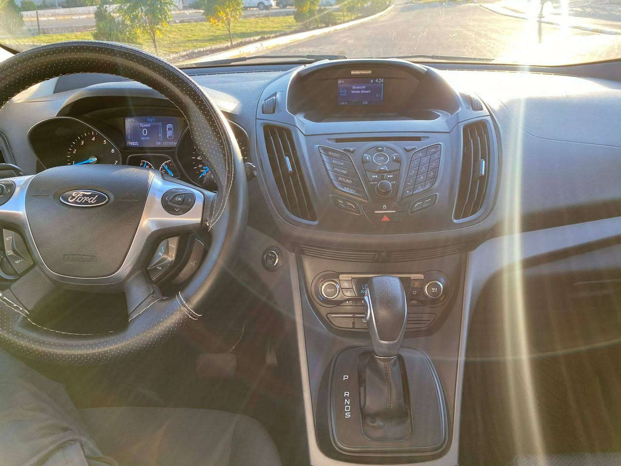 Ford escape 2014niva
بێ بۆیاخ 
سەنەوی تا 2028تازەیە
گێڕو مەکینەوتەقەو ڕەقەبەشەرت
127000 ڕۆشتوە
نرخی115$ومعامەلە
*********** واتس اپ و ڤایبەری لەسەرە
