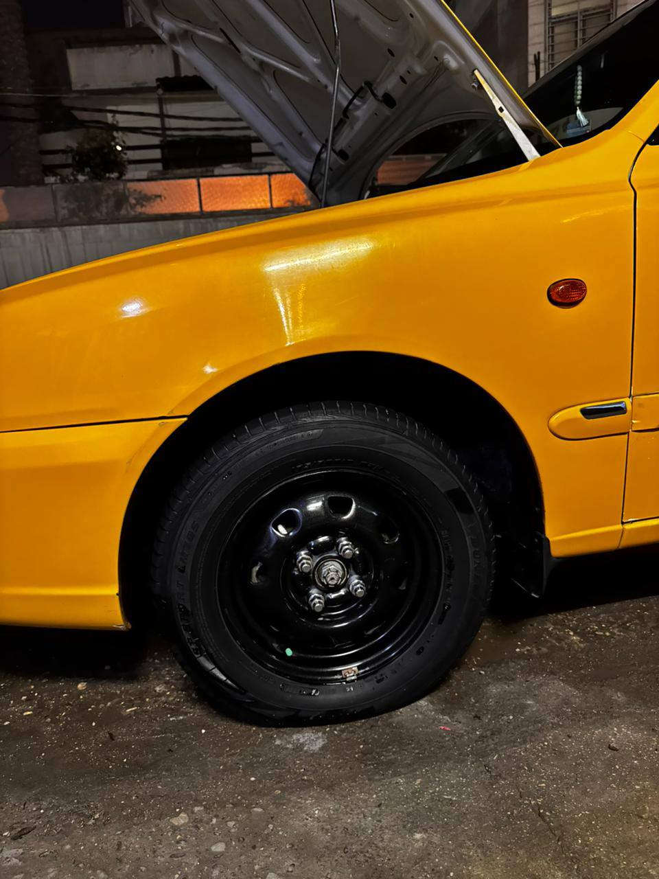 سلام عليكم سياره فيرنا هونداي 2014 
سياره مكفوله كفاله عامه 
فقط رصعتين بيها 
كهربائيات السياره كلها شغاله وجديده 
كير مكينه كفاله تخم تاير دنلوب ياباني جديد 
صدر امامي خلفي جديد   باتري جديد كوري 
تخم بلاكات تخم واير بلكات تخم نوزل جديد 
قاعده فيتبم جديده تانكي مغسول 
تبريد تتفئه شغال 
اضافه كامره خلفي وشاشه تاب مطريات صفاحيات ضايفلها 
غرفتها كلها جديده  تجوه حصان ضايفلها 
السياره استخدام شخصي مكانها الكراده خارج 
سياره بسمي  ***********
