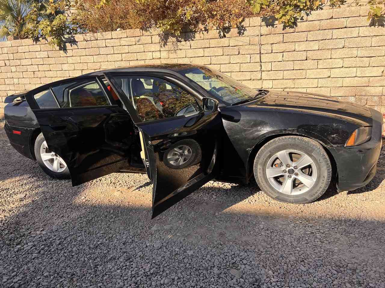 جارجر2012حادثه جاملغ وبنيد بدون دواخل
السعر130.      للبيع او مراوس.       ***********
