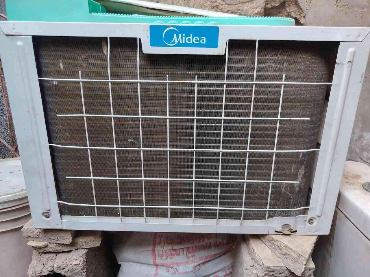 مكيفات 4 واحد جبسون  و 3 ميديا
نضيفات شرط البروده سعر الواحد ب 250 وبي مجال 

كربلاء حي السلام.  ***********
