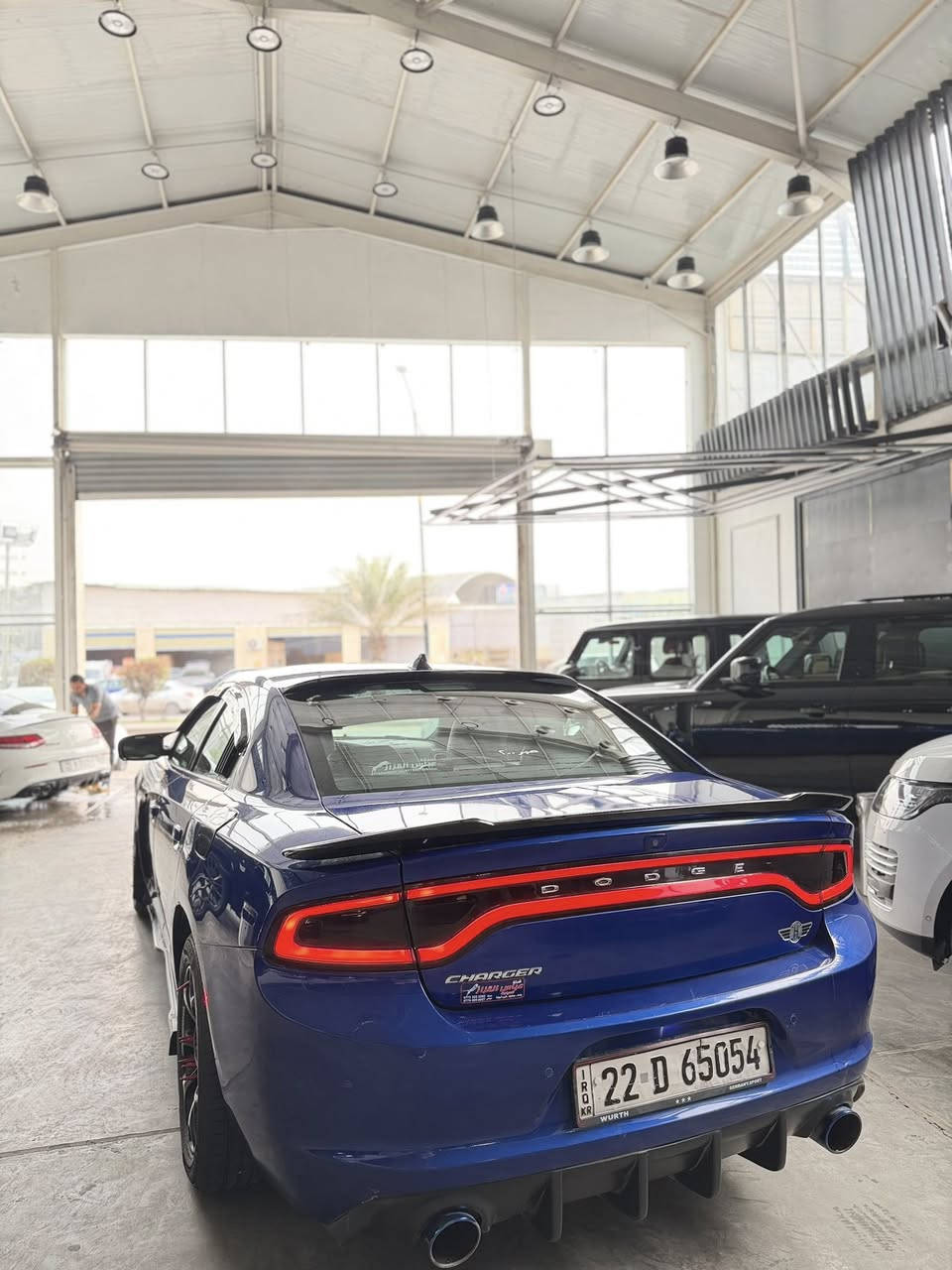 جارجر 2019 خليجي وكالة هارلم
الباب الخلفي صبغ والجاملغ الخلفي اثر طخه بسيطة 
السيارة جديدة وبدون اي نقص
شاشة 
كامرة خلفية
داخل ابيض
رادار جانبي 
ماشية 126 الف كيلو 
مكان السيارة بغداد الكاظمية 
السعر 22,500 وبيهة مجال 
***********
