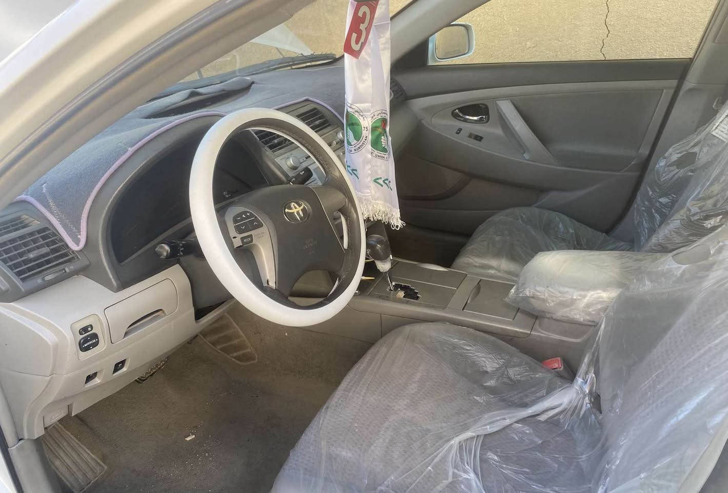 کامری 2011کەنەدی بە ناو خۆمانەوەیە کۆبۆن بەنزینی هەیە 114کیلۆمەترڕۆشتوە ماسەفاتLEسێ پارچەی پێشەوەی هەیە سعری 100 ومەجالێکی کەم ***********. *********** كركوك, العراق
