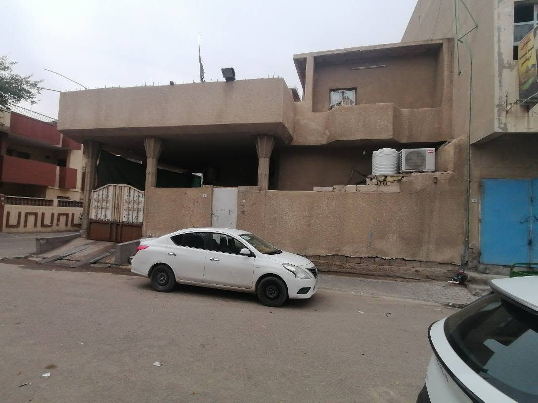 دار للبيع دور الضباط شارع تجاري يعتبر البيت تجاري وقريب لشارع تجاري كلش مساحت البيت 220متر طابقين البيت جاهز للسكن ونضيف كلش كلش للاتصال *********** البصرة, العراق
