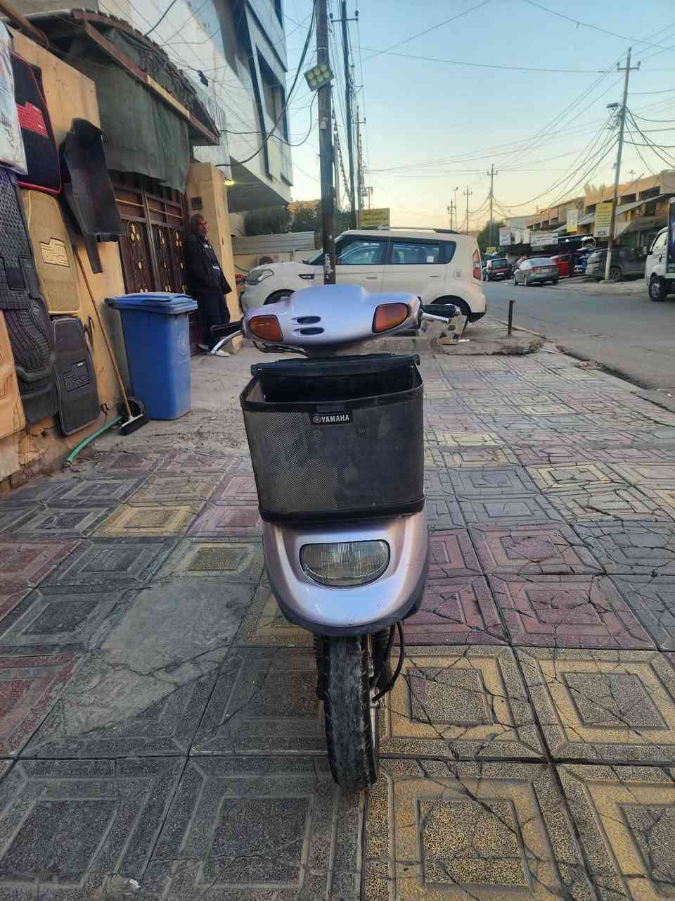 السلام عليكم دراجه منغولي ام السله للبيع كفرات بلاديه دراجه نقصها بس باتري مكانها بغداد الدوره السعر 400 وبيها مجال بسيط تواصل واتساب ***********
