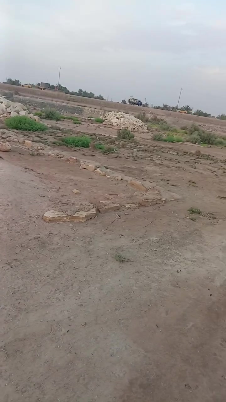 سلام عليكم قطعة أرض 200متر ركاً متوفر جميع الخدمات المكان السماوه الجربوعيه الثانيه للتواصل *********** للمعلومه الأرض زراعي طابو سند 25
