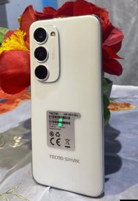 موبايل البيع جديد بعده بكرتونه موبايل ما مستغدم سعر 350 وبي مجال/07776...