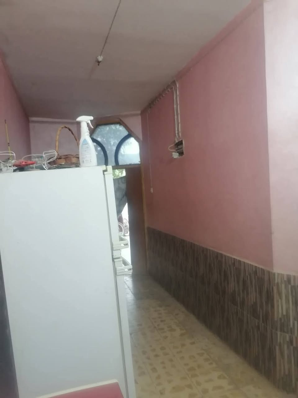 معروض لدينا بيت للايجار حي شهداء قرب جامع سيده رقيه مساحه 240 طابق واحد نضيف البيت يجار 450 قفل للاستفسار ***********
