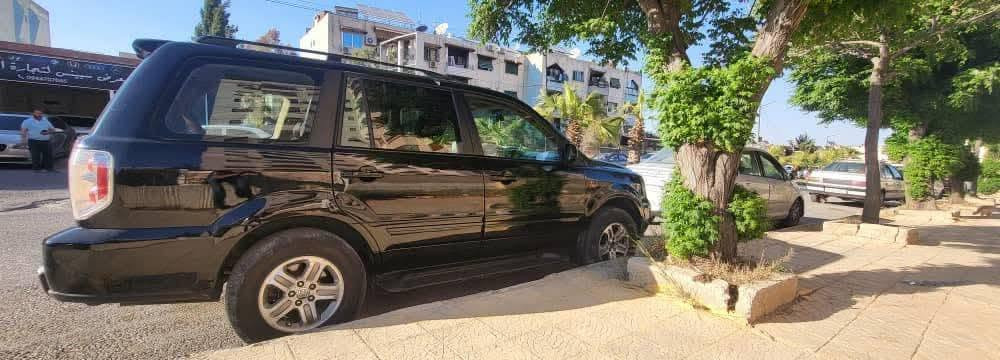 للبيع في دمشق
نوع السيارة : هوندا MR_V
موديل 2006

اللون: اسود

الحالة الفنية :خالية من الداخل
و الخارج زنار جديد من اسبوع سقف خالي

صيانة كاملة جديدة لاتحتاج اي مصروف✅

المواصفات : كاملة المواصفات رقم 1

اوتوماتيك - فتحة سقف  - رباعي - مكيف ديجيتال - فرامل ABS - كراسي جلد كهرباء  - تثبيت سرعة - جنط كروم اساسي - تحكم مقود - حساسات خلفية - قفل مركزي - زجاج كهرباء - مرايا كهرباء
للتواصل واستفسار 
0997863825


**إذا كنت صاحب هذا الإعلان وتريد حذفه لأي سبب، رجاءا أرسل رسالة إلى الدعم الفني**