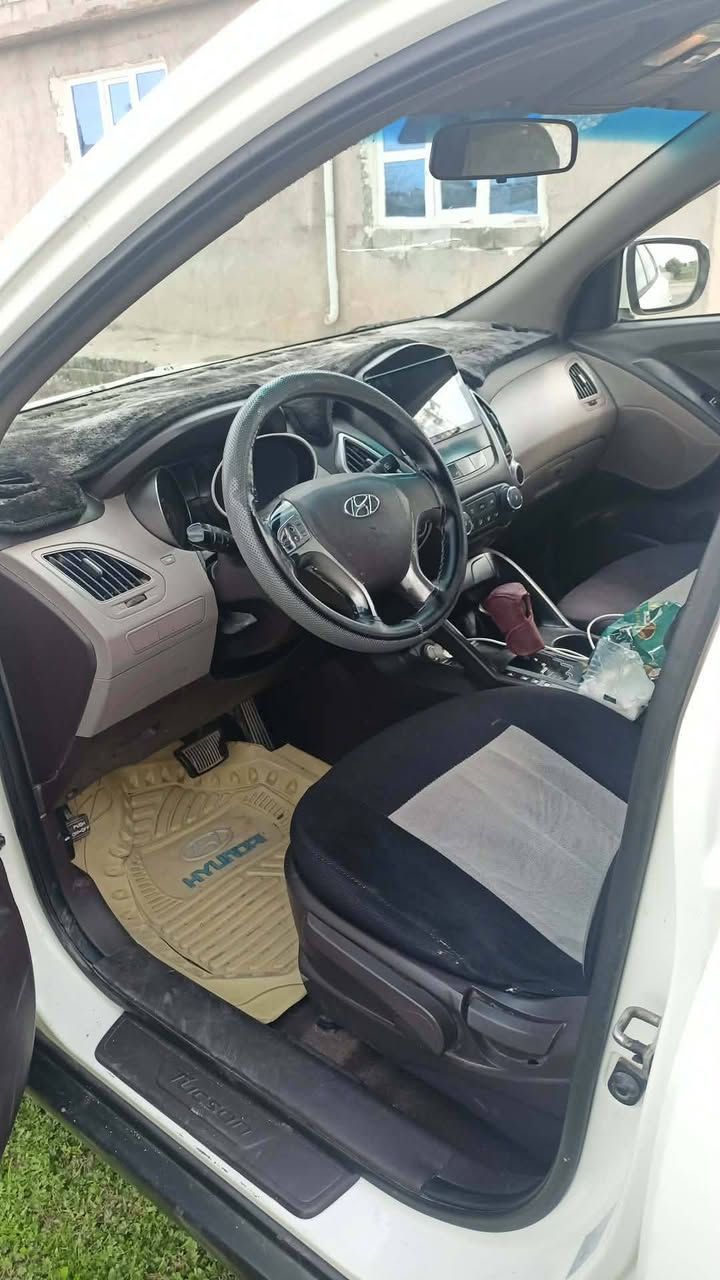 سلام عليكم
سيارة هونداي تيكسون موديل ١٠ محرك حجم ٢٠ رقم اربيل شرعي موجود وكالة وتحويل محرك شرط كير اوتو فول تبريد ثلج تدفئة طخم خلفي وامامي جديد سيارة مال بيت بيها ضرر جنطة مسافة شبرين بدون دواخل مكان السيارة موصل حمام العليل السعر ١٢٥ $ بيها مجال
***********
***********
