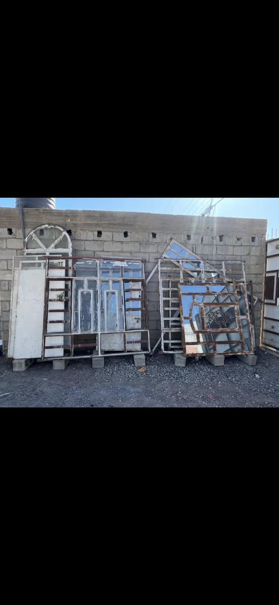السلام عليكم للبيع حديد منزل كامل شبابيك بيبان مع جام كامل حديد ثقيل شغل درجة اولئ انضاف كلش مال بيت جديد للبيع الشراي يتفضل خاص او يتصل ويدلل مكاني دلي عباس سراجق ***********
