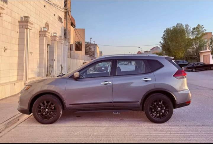 نيسان روج 2018 فئهsv اربعه سلندر نظيفه جدا 
كشنات قماش فول مواصفات 
شاشه 
تشغيل عن بعد بصمه بكل الأبواب 
تدفئه كشنات 
نقطه عميا
اشاير بالمري 
دفع رباعي 
وضعيه سبورت 
فول اوبشن 
ضرر قطعتين جاملغ الأيسر  و بنيد 
ماشيه ١٢٥
سنويه وهزه جديده 
مكان سياره ديوانيه مركز 
سعر ١٤٠ ورقه وبيها مجال 
***********
