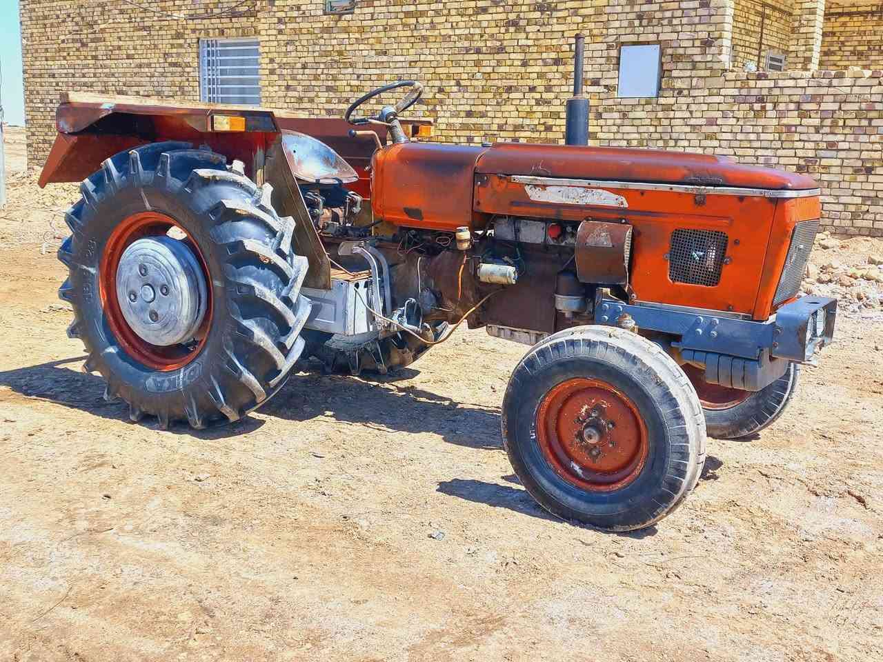 عنتر 90 ابلادي  باور ستيرن تخم تاير  صالنصه شركه، جوزه اكلج شركه ، شوته شركه  جاهزه من محرك هدروليك كير صدر كهربائيات كله نضيف  لاتنقيص ولاتبخير ،  كلشي ماوراهه ،  #العنوان -ميسان العماره ***********
