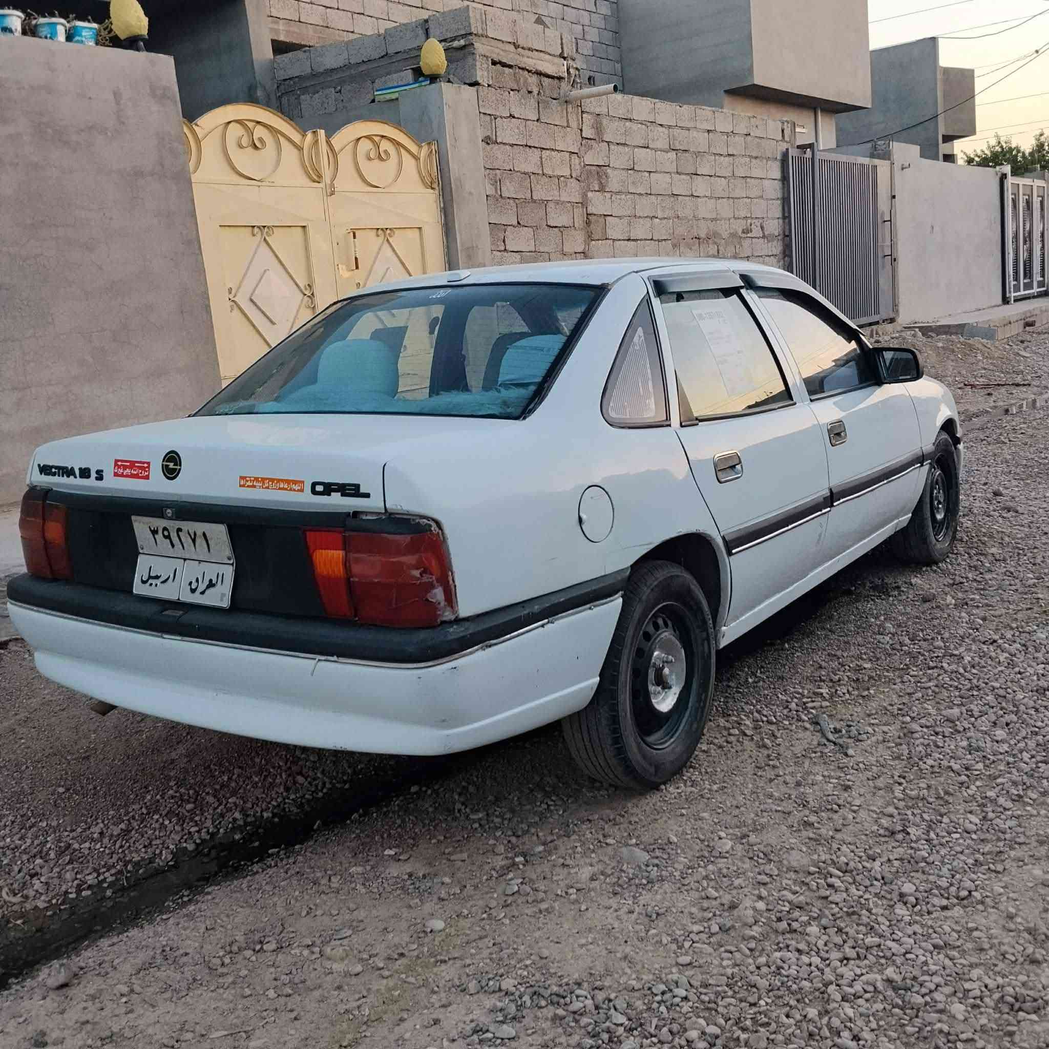 سلام عليكم سياره للبيع موديل 92 رقم هاتفي ***********
