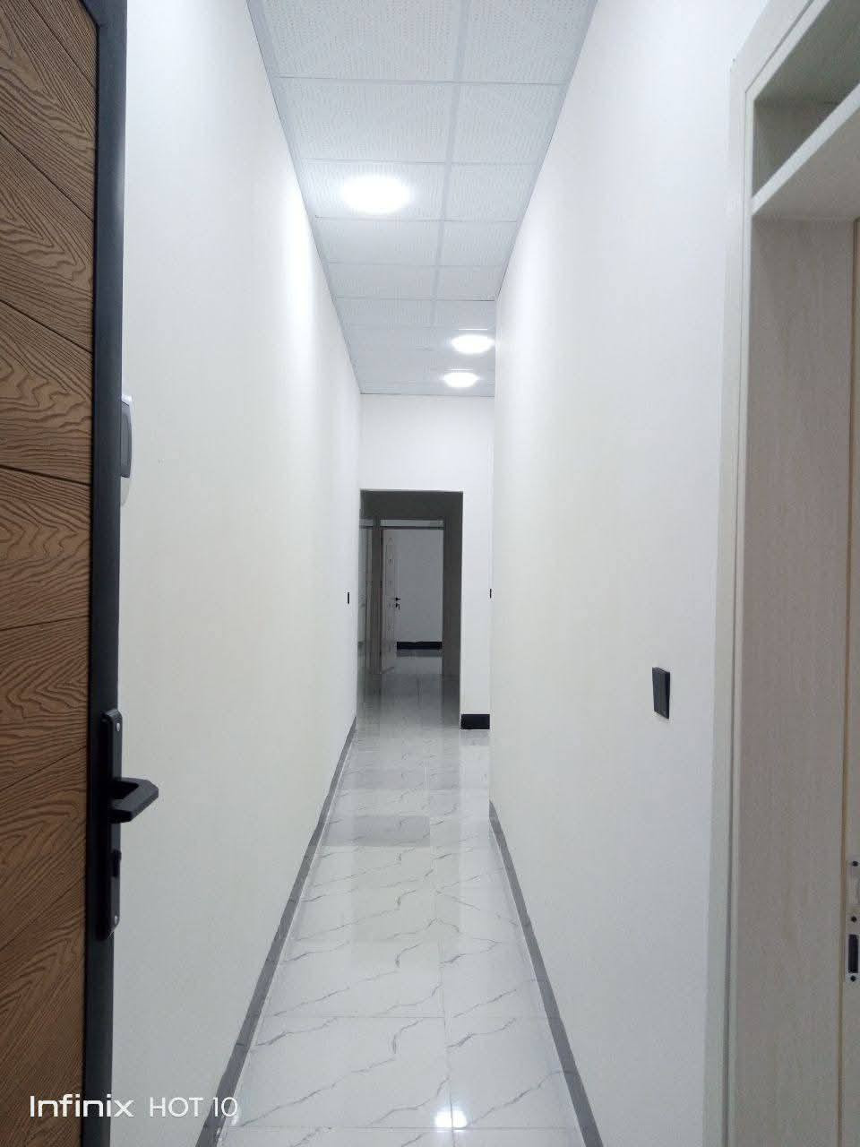 سلام عليكم بسعر مناسب للبيع بيتين كل بيت مساحه 100متر جديد صفر مامسكون فول سراميك نضام تبريد مركزي واجة فلين تركي ابواب تركي عنوان كركوك حي بدر قرب جسر المعارض السعر 39بي مجال للاستفسار الاتصال على  ***********
