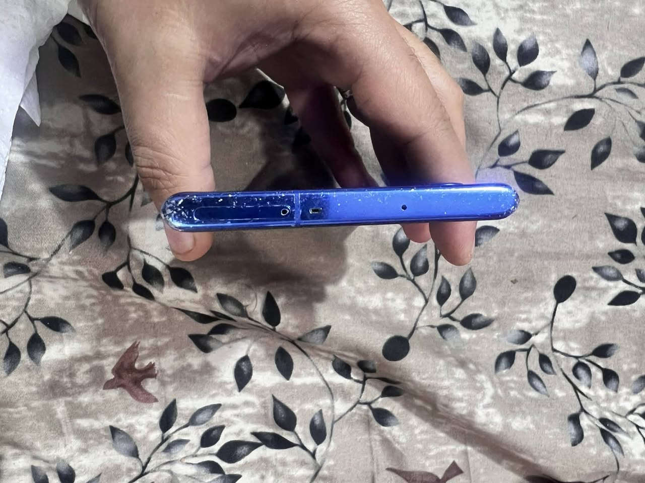 السلام عليكم كلكسي نورت10 بلس ذاكره256 العشوائيه 12 جهاز شرق اوسط خط واحد نظيف نسبه90‎%‎ سعره 200 قفل قفل بدون احراج سعر ثابت لايوجد توصيل مكان بغداد حسينيه الراشديه 
هاتف ***********
