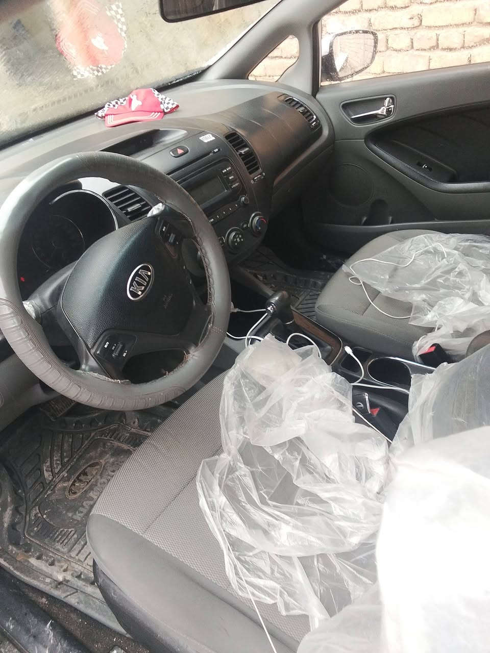 كيا سيراتو موديل 2018 خليجي مكينه كير حداديه تبريد مكفولات ،
مكفوله من كل ضربه سيارة تكم شواصي حوض لغود مكفوله 
سنويه وهزه جديده تحويل وكاله مضمونه 100%
سياره بيه ادوار ثنينهم صبغ وبيه ربع جاملغ اميامي صبغ فقط بدون اي حادث 
السعر بلاش 112 قفل 
مكاني نجف 
الرقم***********
