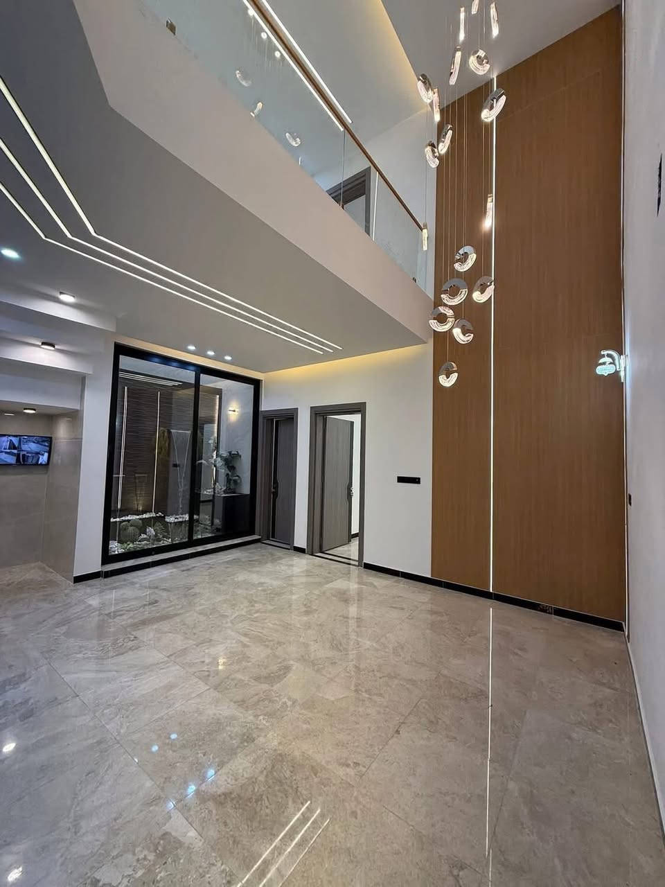 بيت مميز في حي الجامعه منطقه ال 26 في النجف الاشرف للبيع تابع المنشور ⬇️

📍الموقع حي الجامعه منطقه ال26 خلف المدينه المائيه 
🏡مساحة البيت 150 م بتصاميم ولمسه فنيه جميله 

يحتوي البيت على 4 غرف نوم 🏡

للاستفسار اكثر عن العقار الاتصال يتوفر وتساب *********** ارجو  متابعه الصفحة ليصلك  #النجف

تابع الصفحه حته توصلكم كل العروض الحديثه 📲
