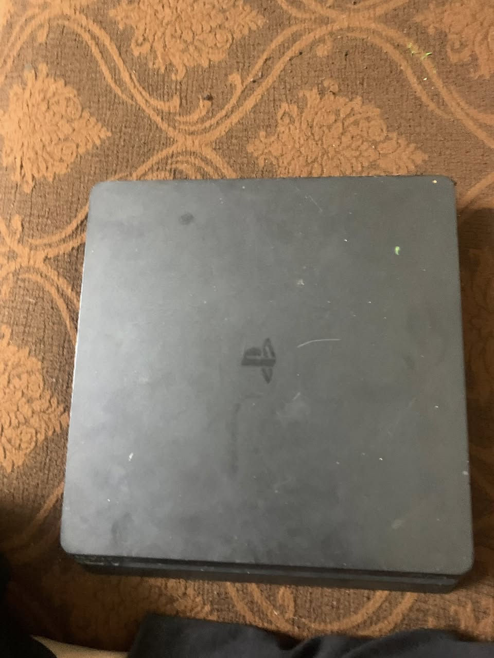 سلام عليكم بلي ستيشن 4 للبيع البلي كلشي مالي فقط جان مخزن بدون ملحقات السعر 200الف فقط 
تواصل 
***********
