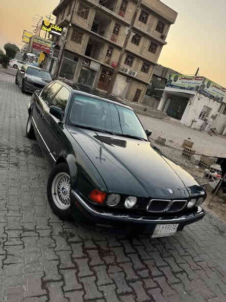 سلام عليكم 
بيئم 740 اصل
 مكينه مسكر V8
تبريد شغال كلشي شغال
السياره جاهزه من كلشي كهربائياته كله شغاله 
كشنات كهربائيه برده خلفيه وبرده بيبان 
صدرهه جديد 90‎%‎
كشر ونضافه مثل متشوفون كلهه جديده وشغاله 
رقم بغداد سنويته لل26 
***********
سعر مناسب جداً
